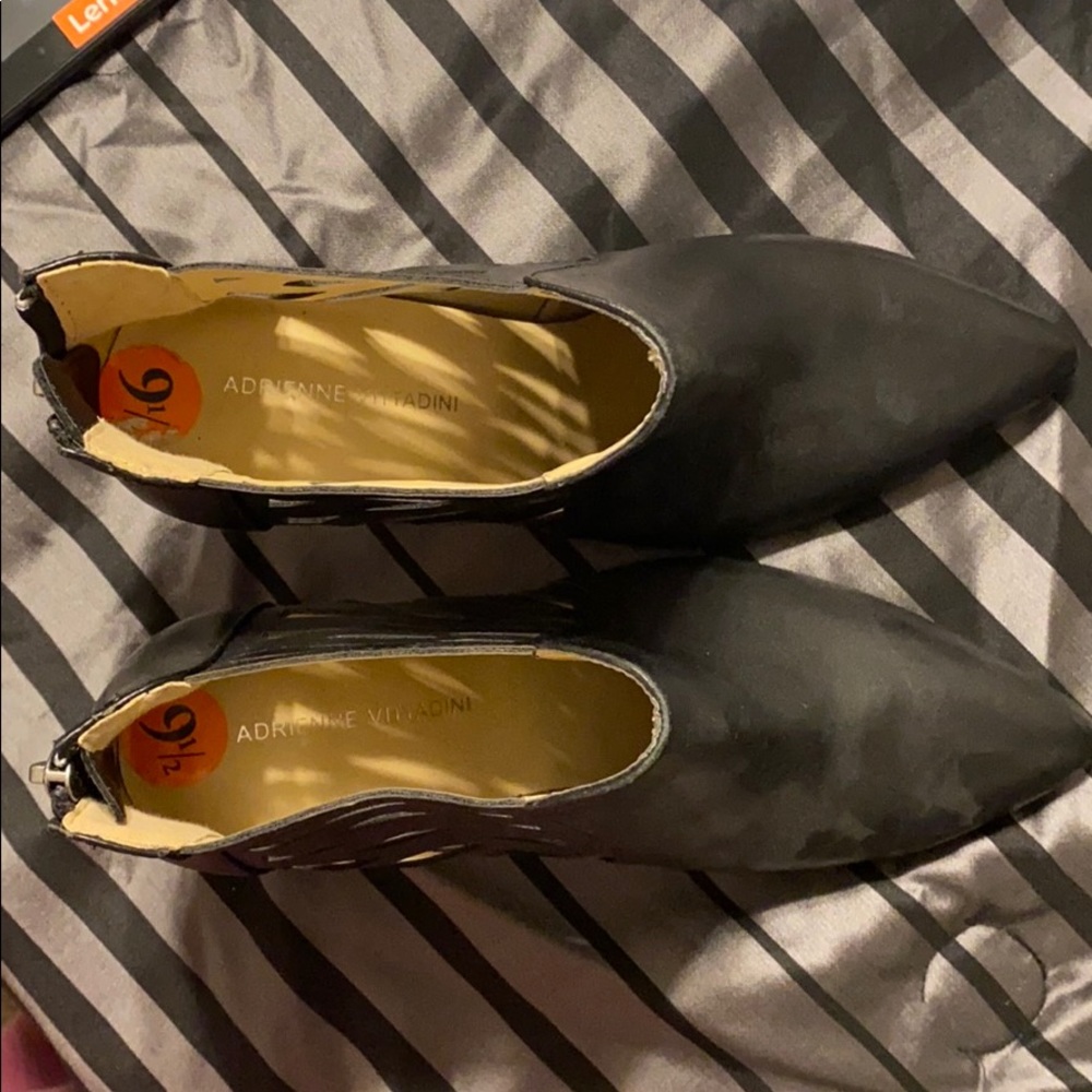 Adrienne Vittadini leather heeled ankle shoe N.W.